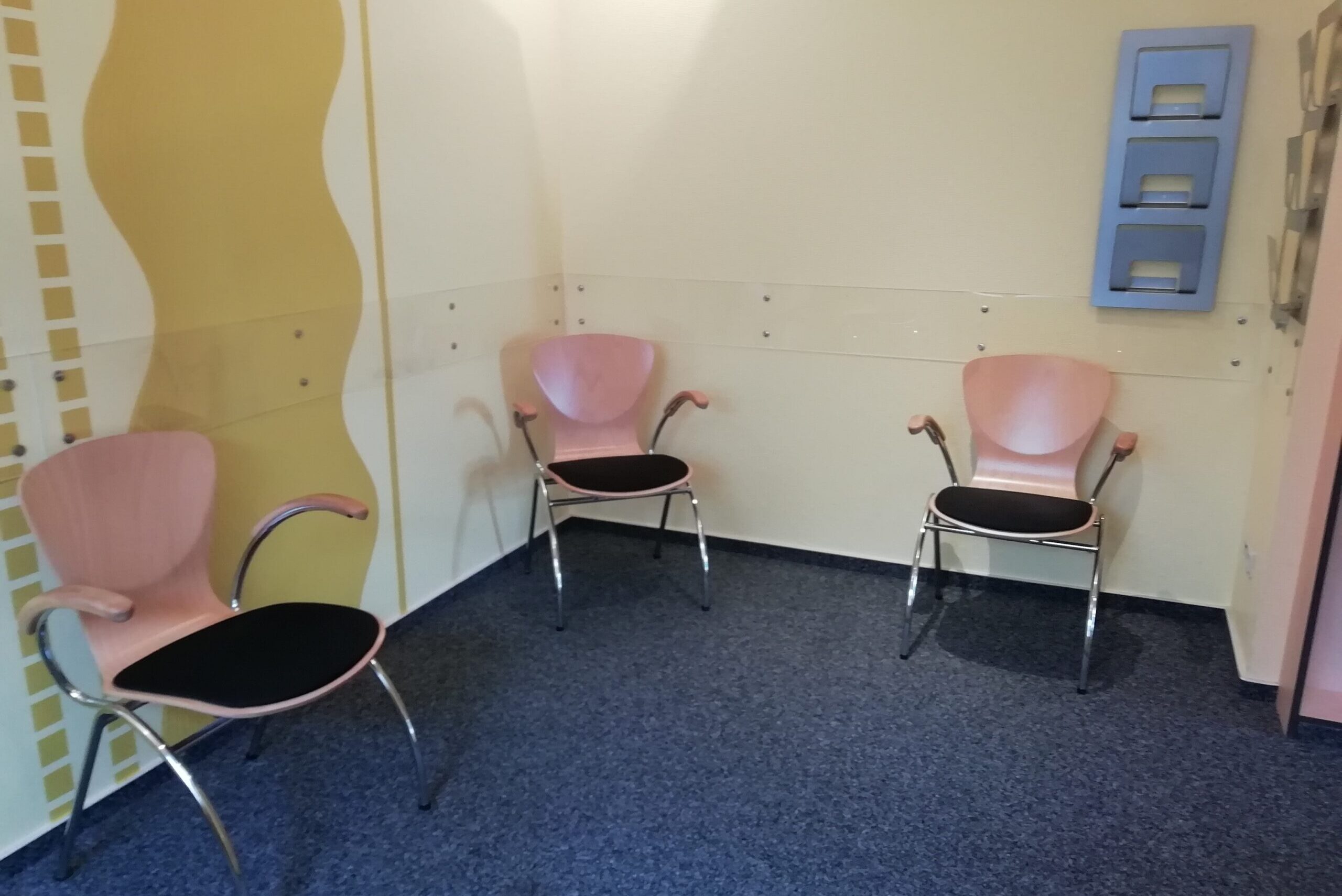 Wartezimmer der Arztpraxis Nensel